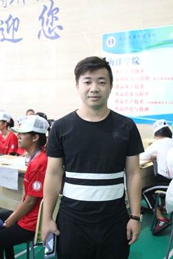 新生輔導(dǎo)員范平天